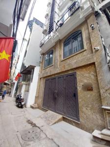 Bán Tòa nhà DT Phố Minh Khai 70m 13 phòng KK. Thang máy - Hiệu xuất Tốt. Chỉ hơn 15 tỷ